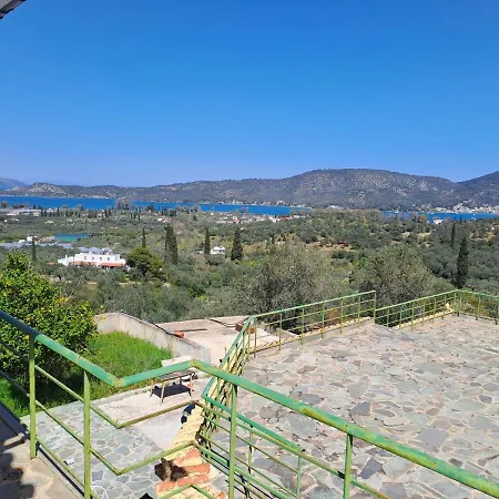 George's Villa Galatás